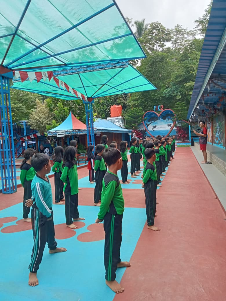 Kegiatan Pembelajaran Diluar Sekolah (Renang)
